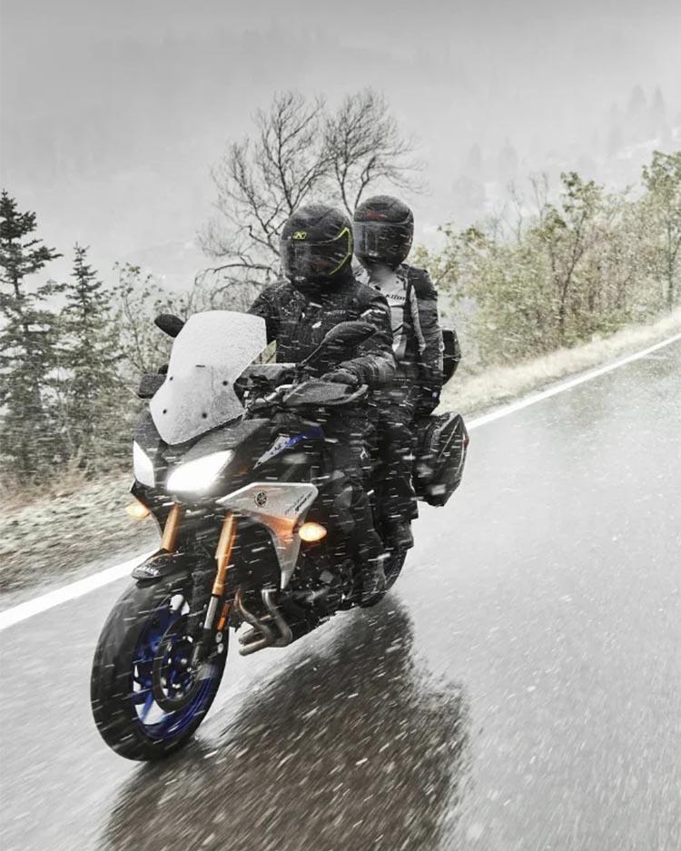 Soğukta Motosiklet Sürerken Doğru Katmanlama